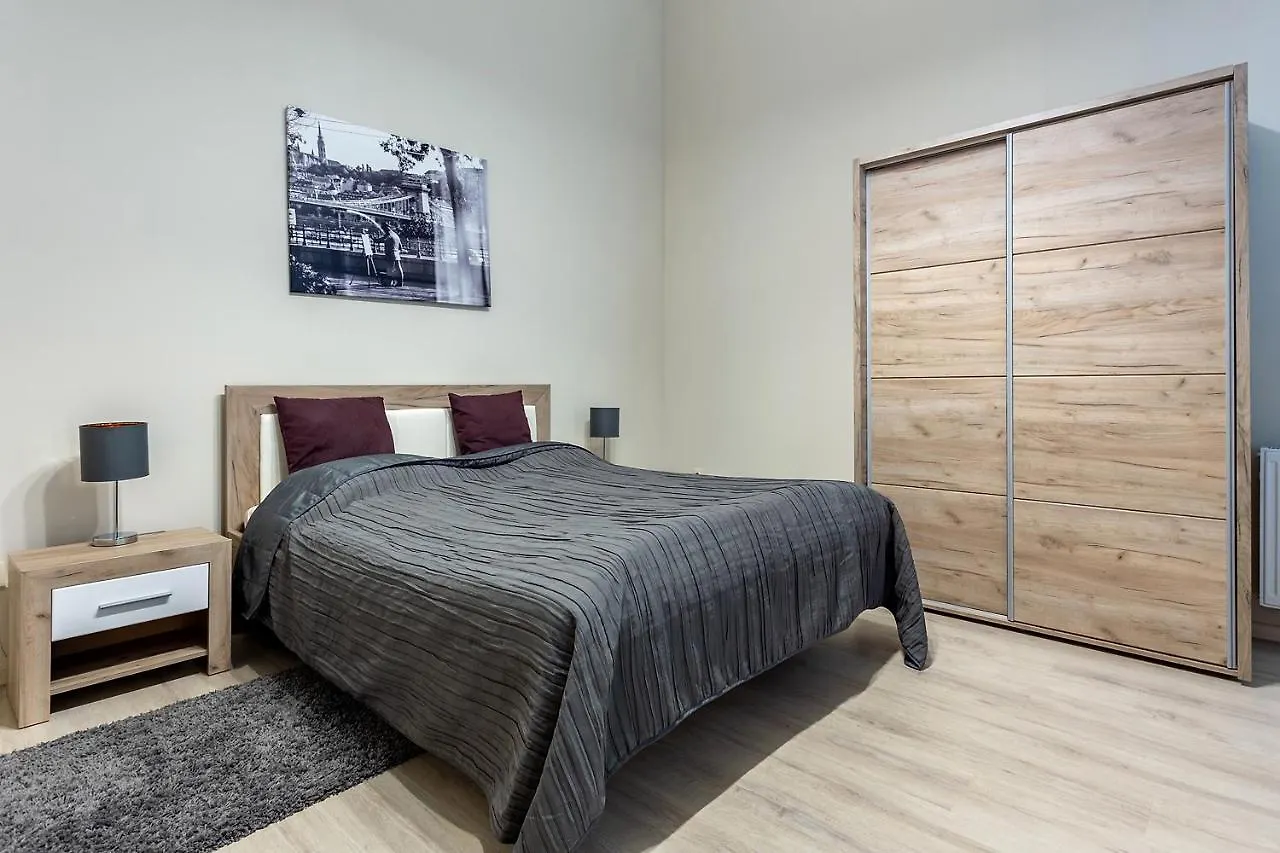 Goldcentral Apartment Akacfa Budapeszt Węgry